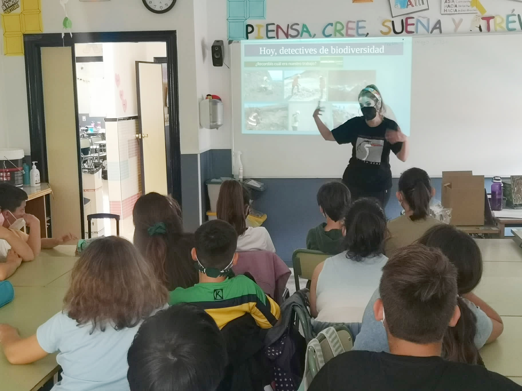 Alumnos del CEIP Platero participan en el programa Con Los Pies en la T(t)ierra, iniciativa de la fábrica de cemento de Málaga