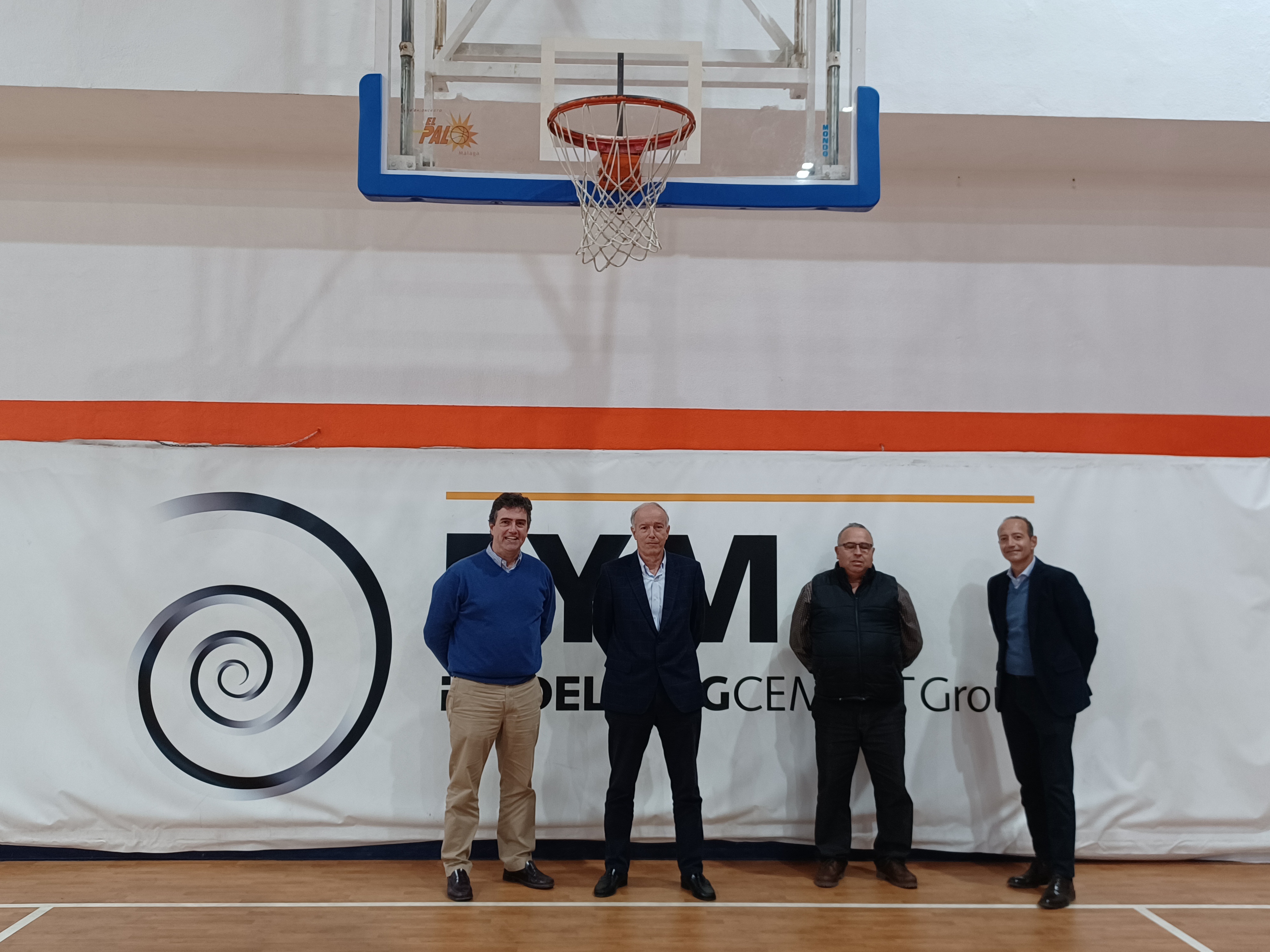 Desde hace dos décadas, FYM #LaFábricadeMálaga patrocina y apoya al equipo de baloncesto de la barriada de El Palo en Málaga.